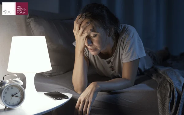 Ngủ không đủ giấc có hại gì cho da và giải pháp phục hồi